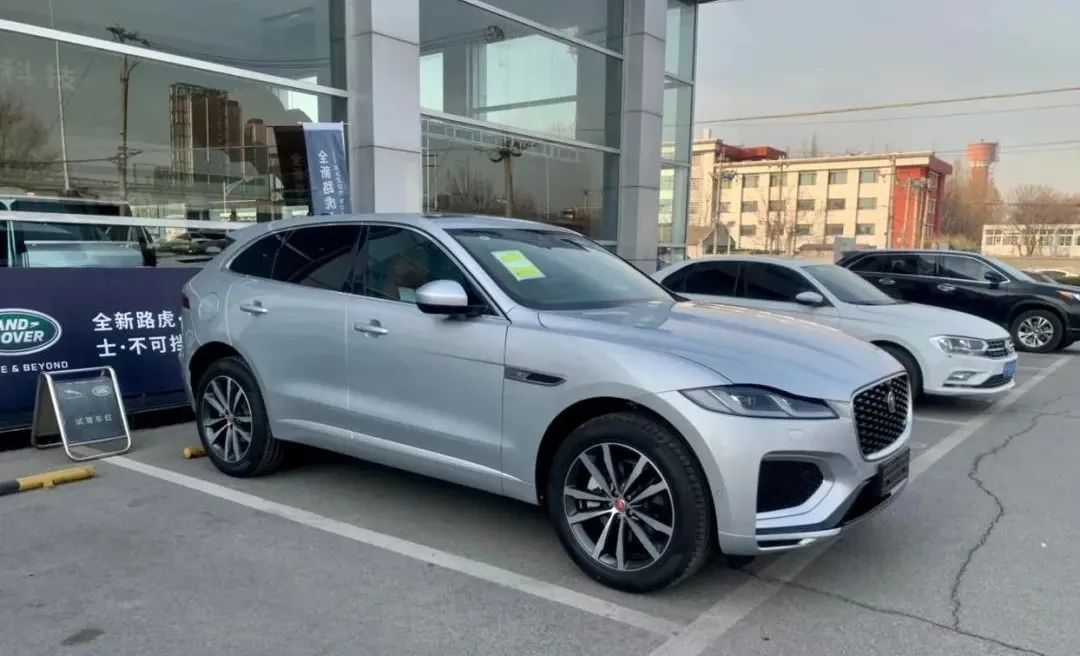 全铝车身进口捷豹f-pace优惠10万,全系优惠30万的车