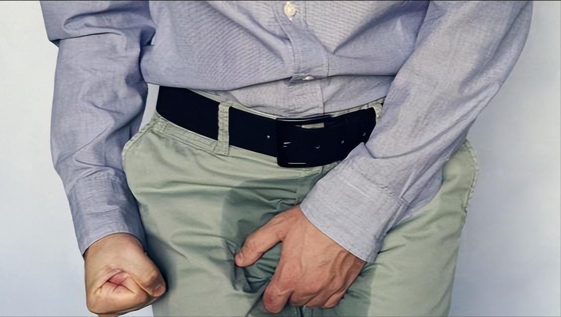 打扫房间发现儿子没用完尿不湿,儿子房间里发现卫生巾怎么办