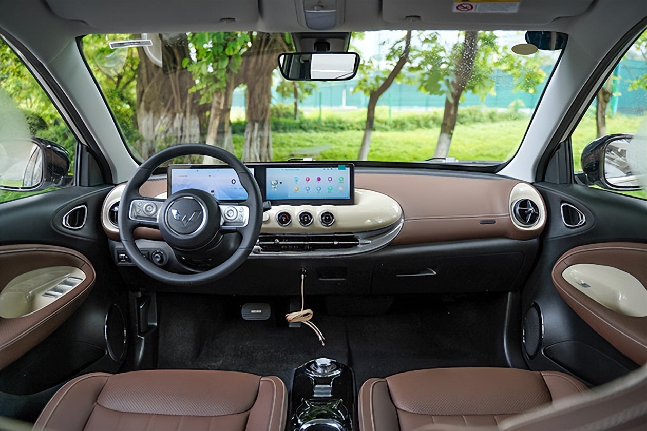 性价比高的新能源车推荐五菱缤果,五菱缤果五门四座新能源车