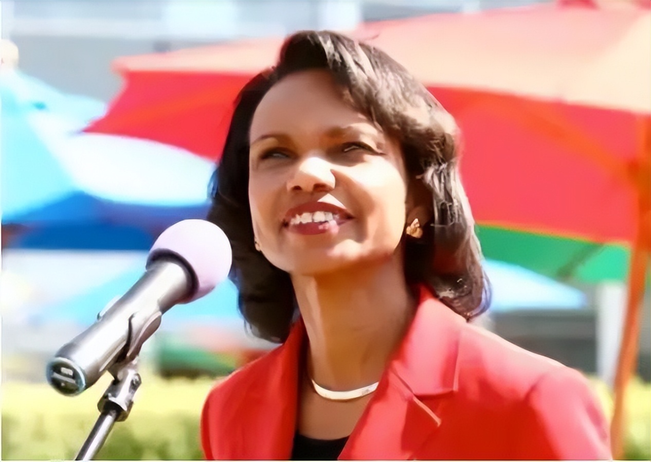 河南农村打工妹，28岁进白宫年薪百万