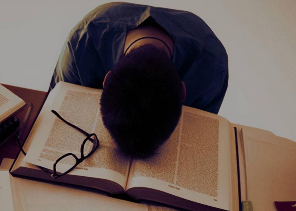 男人生理毛发变白什么情况,男毛发变白是什么原因