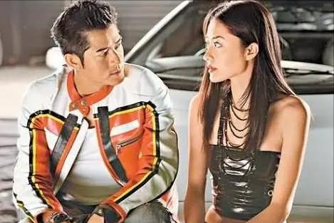 方媛晒合影为老公庆生,方媛晒礼物秀恩爱