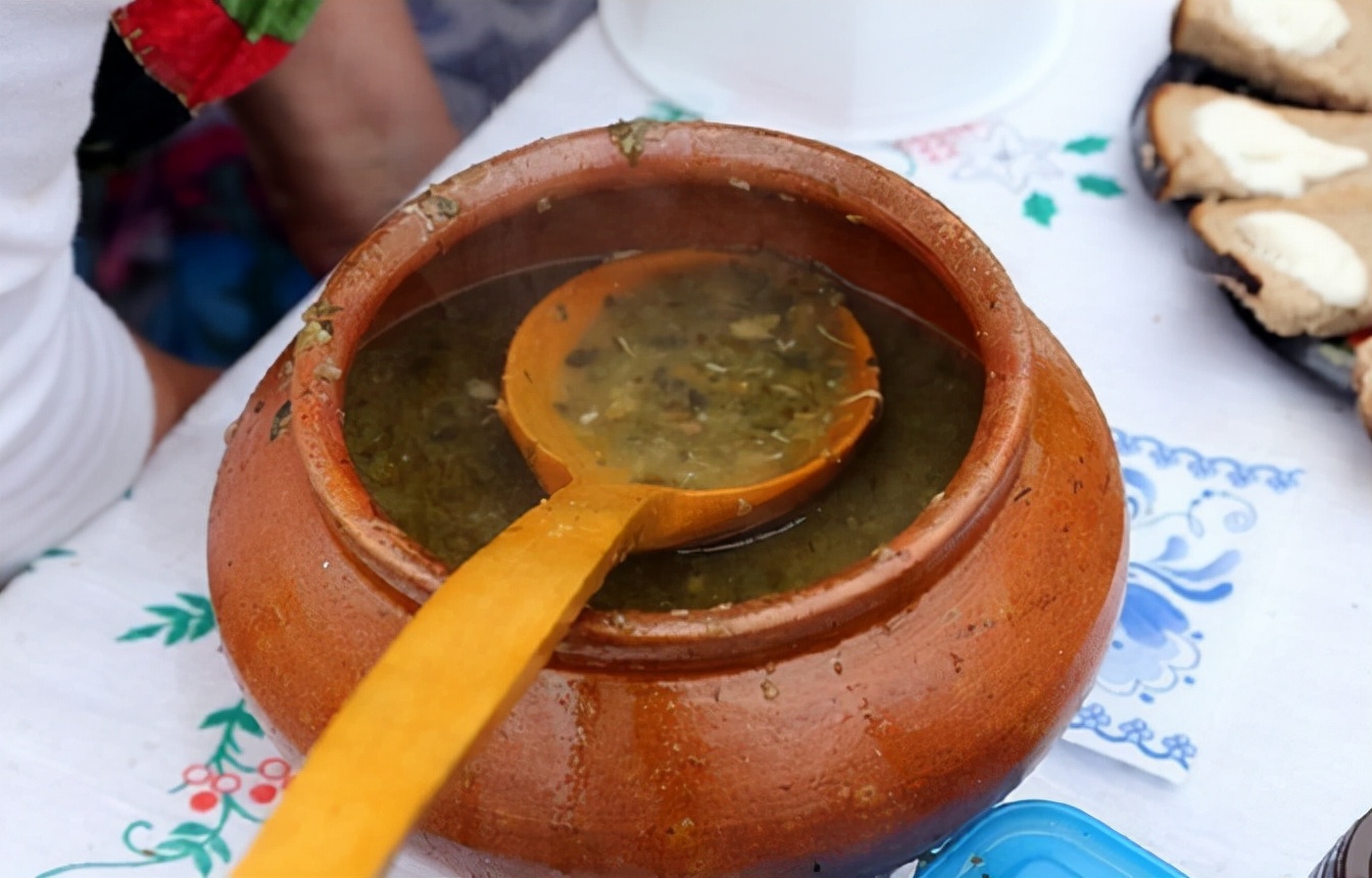 俄罗斯家庭一般吃什么,俄罗斯普通人每天的生活饮食习惯