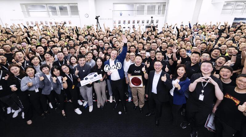 外媒报道马斯克访华重回世界首富,马斯克再夺全球第一富豪