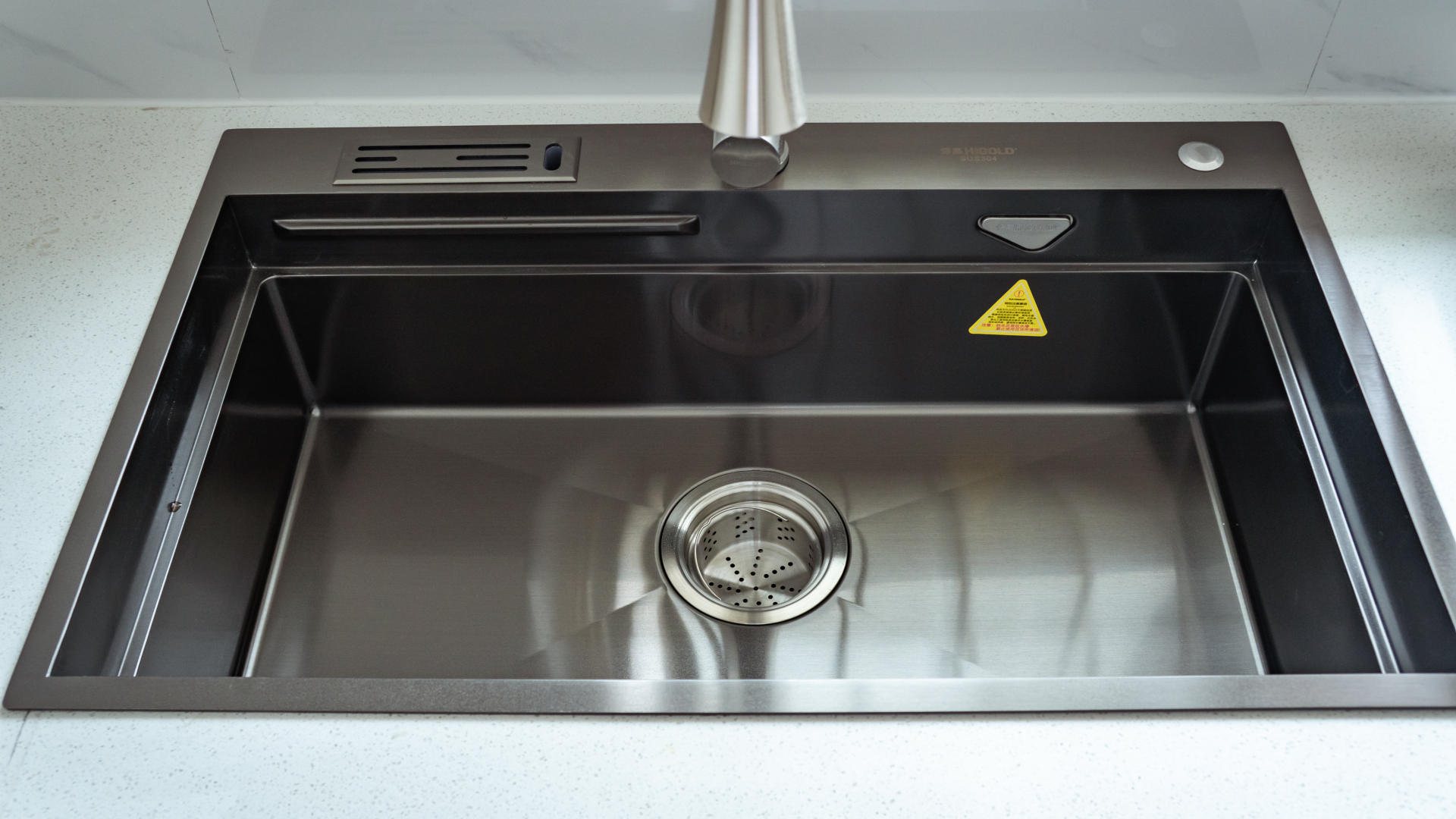 纳米水槽和不锈钢水槽哪个好,多功能大单槽水槽推荐