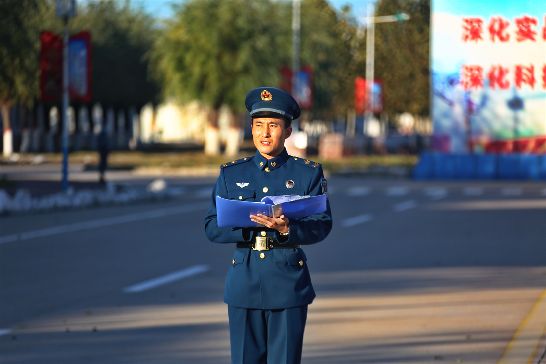 精于业诚于心勤于行,精于心专于业