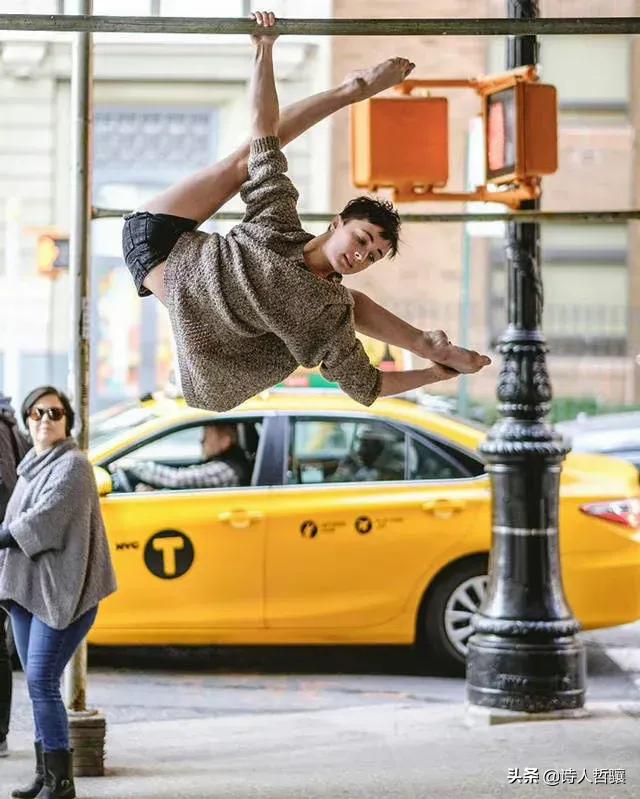 轻歌曼舞原创诗句,现代诗副歌