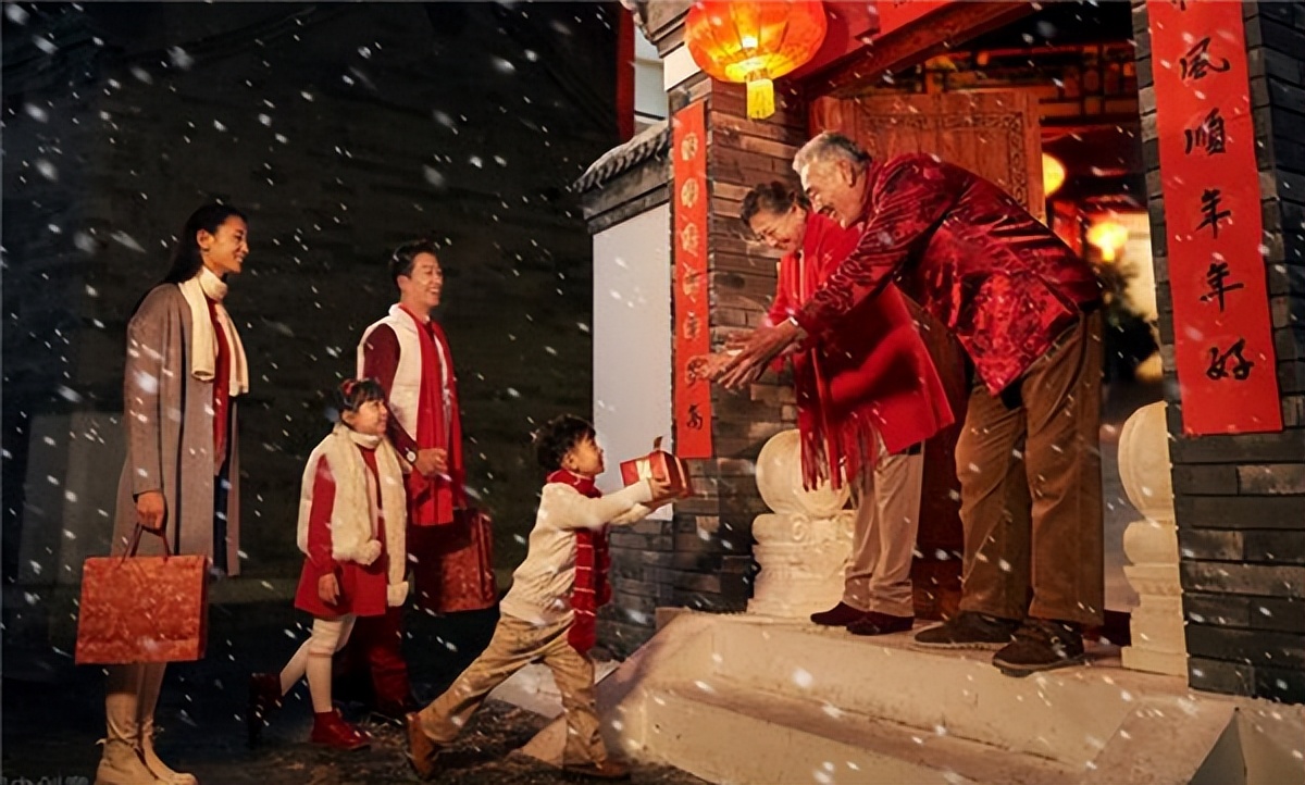 给“压岁钱”其实也有讲究，除夕给和初一给区别很大，别选错了