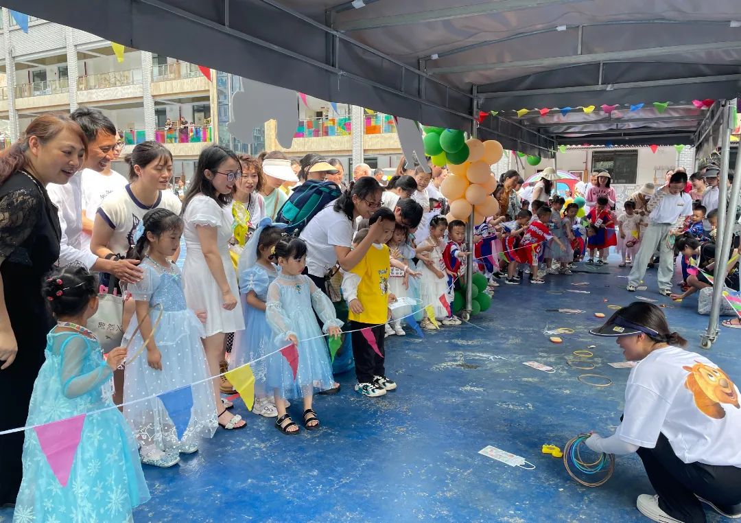 桐梓县学校六一儿童节,萌娃欢乐多幼儿舞蹈