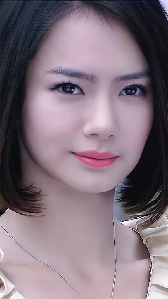 戚薇夏家三千金夏友善仿妆,夏家三千金戚薇夏友善安安