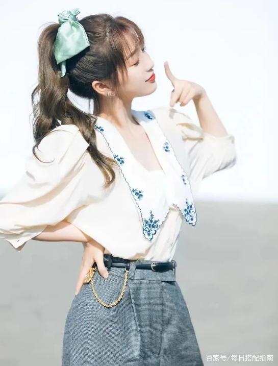 头发多的短发怎么扎头发好看,短发怎么扎头发好看又简单又减龄