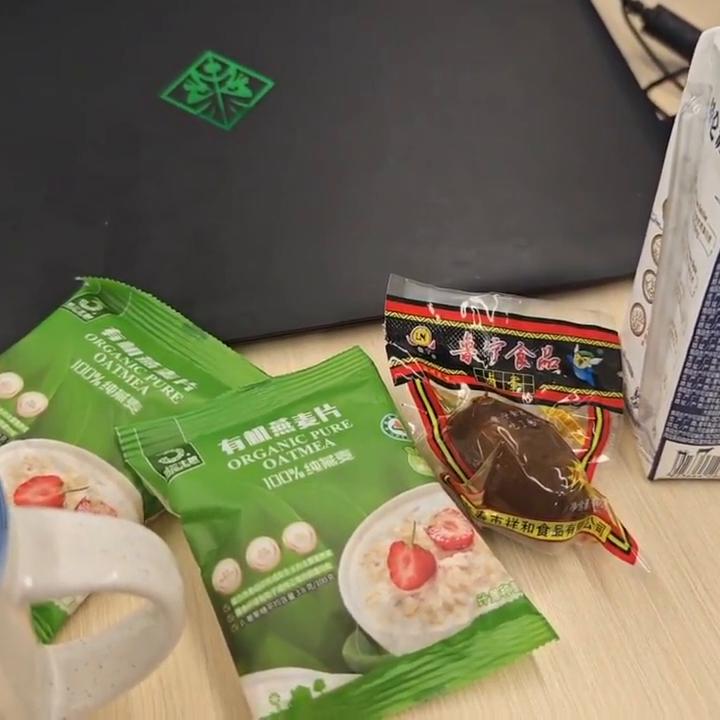 人饿了会不会心里难受啊,饿了就没力气好像要断气