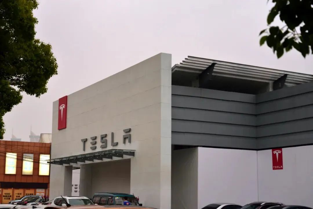 1000个人眼中有1000个哈利波特,1000个人的眼里有1000个什么