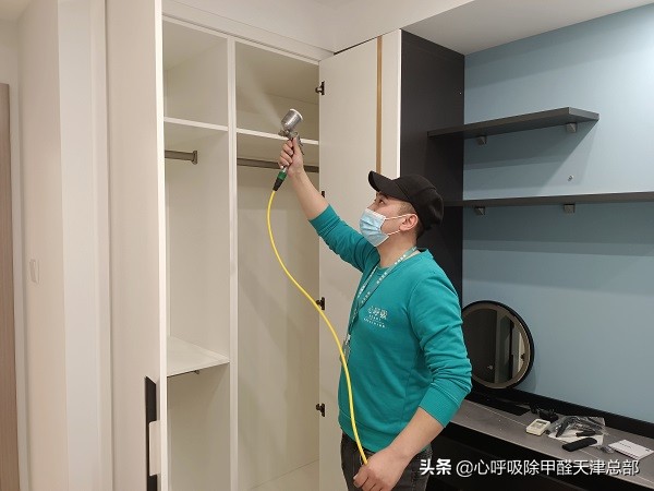 新房装修后开空调暖气可除甲醛吗,新房装修专业除甲醛后多久可以住