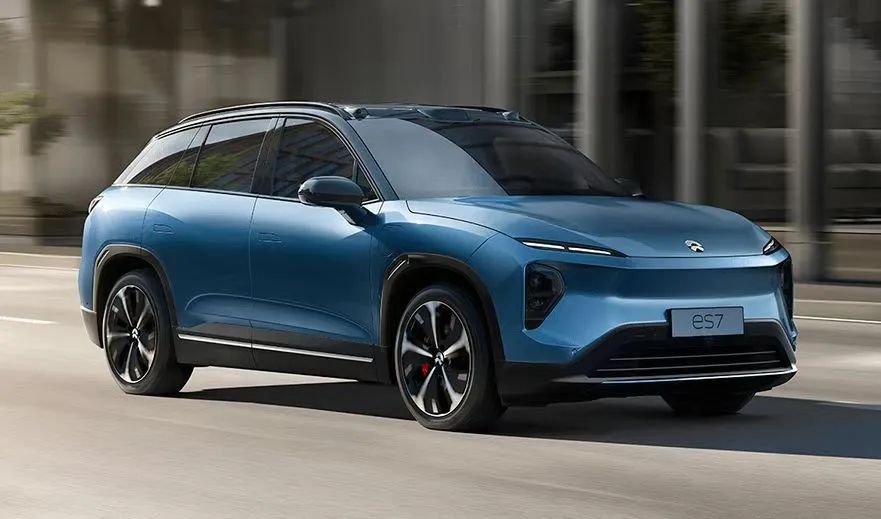 财商快报|胡润发布U40青年企业家榜，张一鸣蝉联首富；疯狂小杨哥回应1亿元买楼；脑白金咖啡首店落地上海