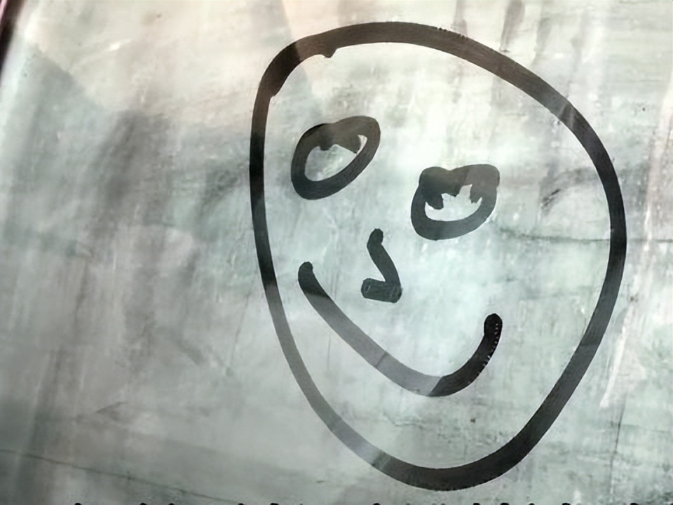 车窗起雾时应该如何正确除雾,车窗起雾解决方法开暖气