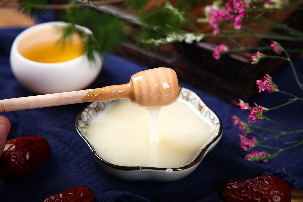 检验蜂蜜真假的小妙招用卫生纸,蜂蜜会结晶吗怎么识别真假蜂蜜