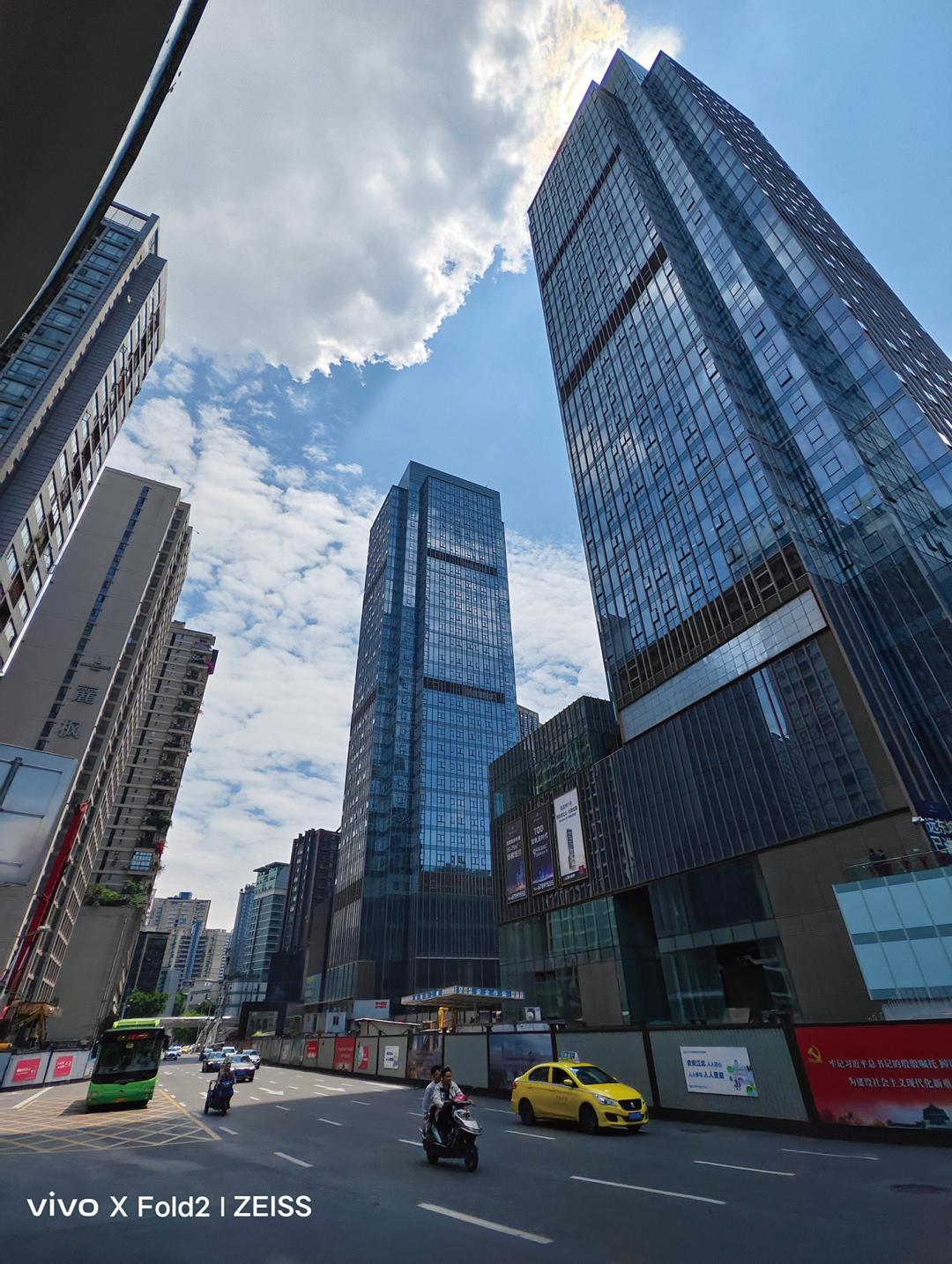 vivoxfold2深度评测值得买吗,vivo大折叠xfold2白色