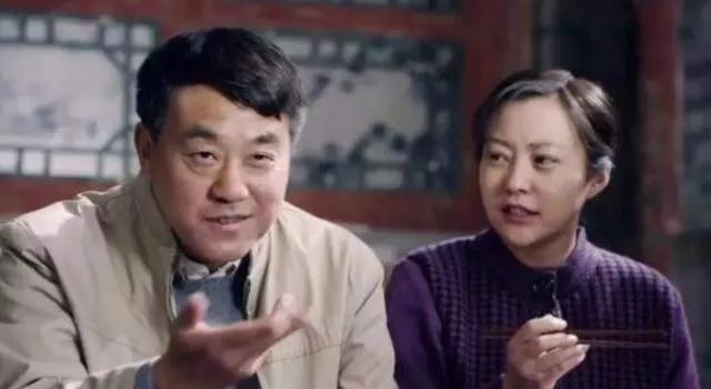 24年后再看何冰，才明白一顿饭就把老婆娶回家，到底有多幸运