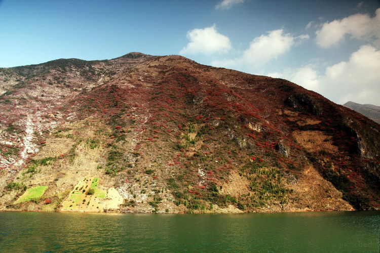 廿万公里六章，要看两岸猿声啼不住，只需要在大昌古镇150元租船