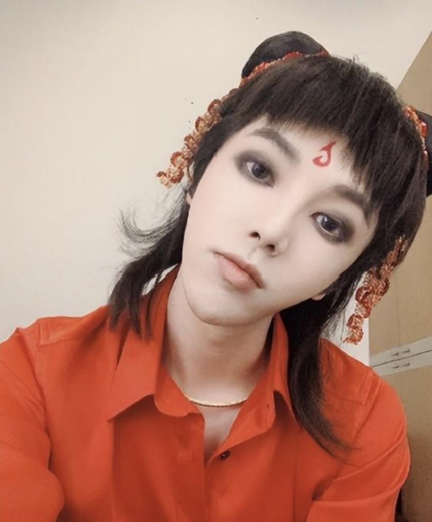 假下巴对决！谁的能戳死人，谁的下一秒就飞出去，谁的越整越残？