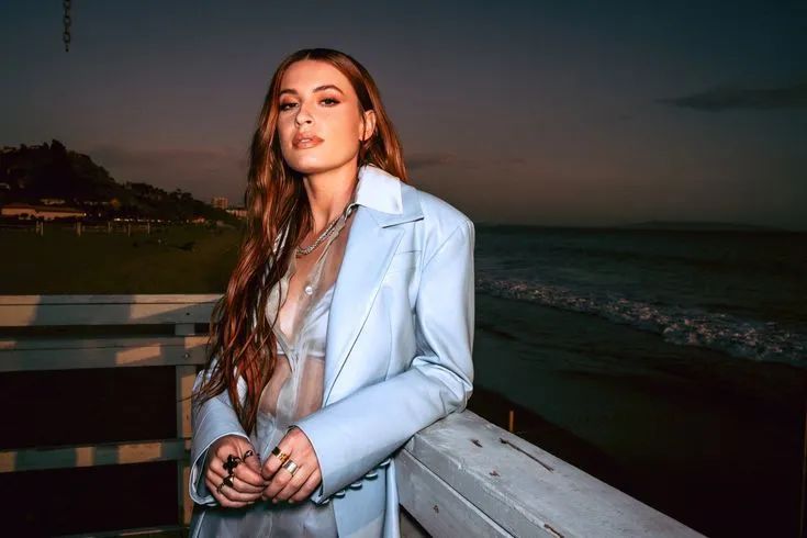 她半裸，姬情，写歌怼前任