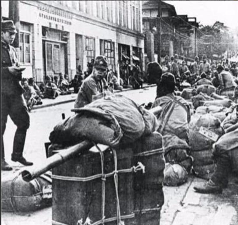 珍贵照片，日军*杀屠**老百姓强奸妇女，用刀剖开肚子，看看多残忍