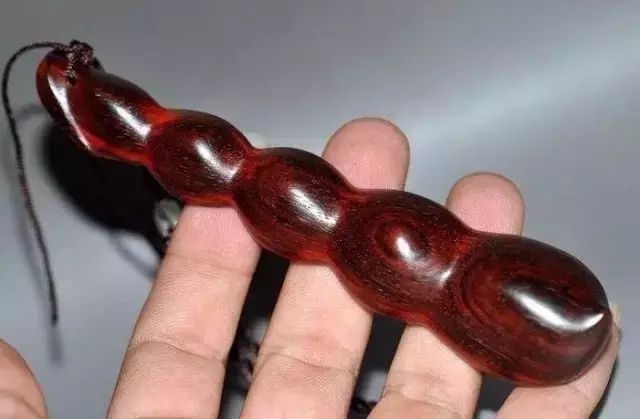 佛手雕件的寓意和象征,翡翠常见的雕件及寓意