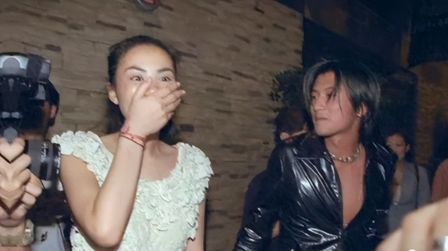 谢霆锋王菲到底是执念还是深爱呢,谢霆锋和王菲到底有多难舍难分