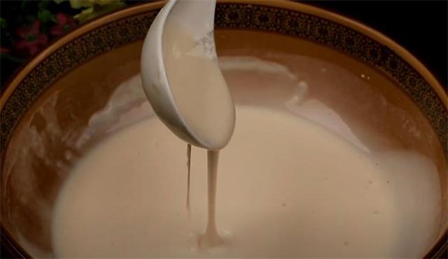 炸蘑菇用面粉还是淀粉,炸蘑菇到底用面粉还是淀粉