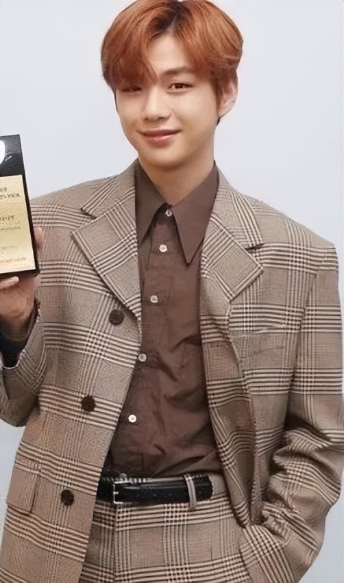 流星金永大拍杂志是第几集,流星男主金永大照片