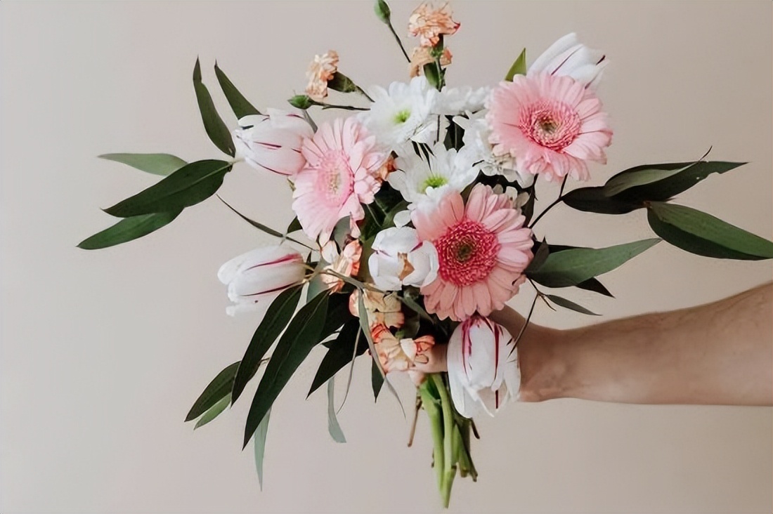 退休后哪三件秘密不告诉外人,退休以后一定要扔掉这三样东西