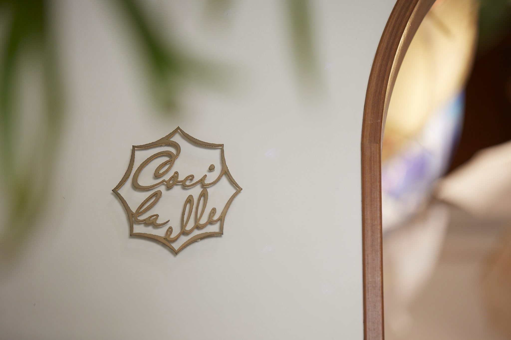 JDN日本设计网站作品太阳伞店“koshirael”把绘画融入雨伞的品牌