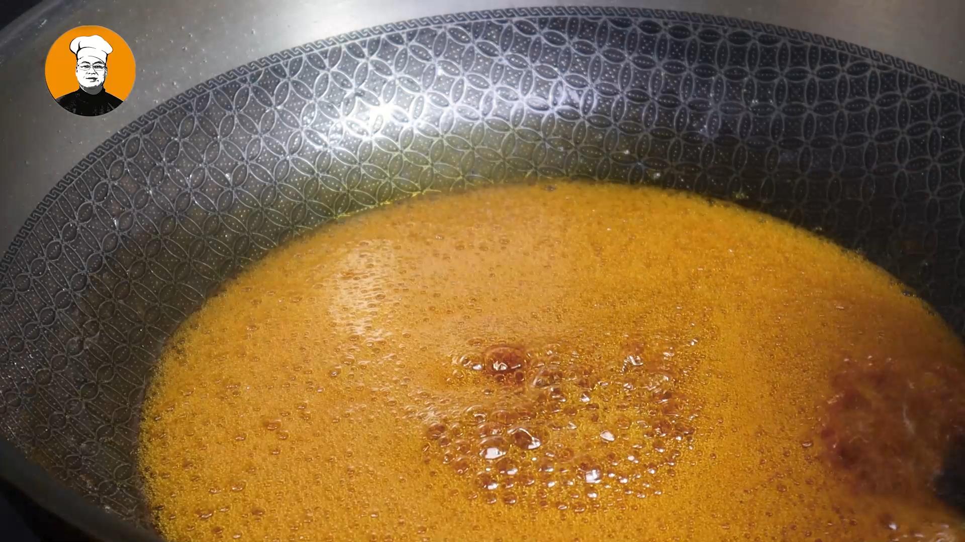 炒糖色把冰糖炒成白糖了咋回事,冰糖能炒出来焦糖色不