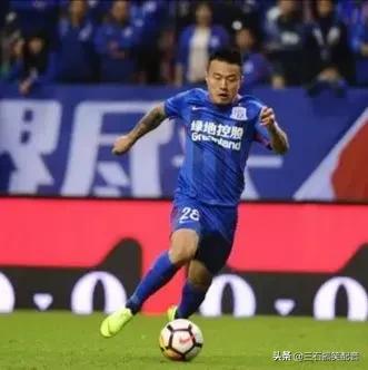 中国足坛十大传奇右边锋,足坛历史左右脚最佳阵容