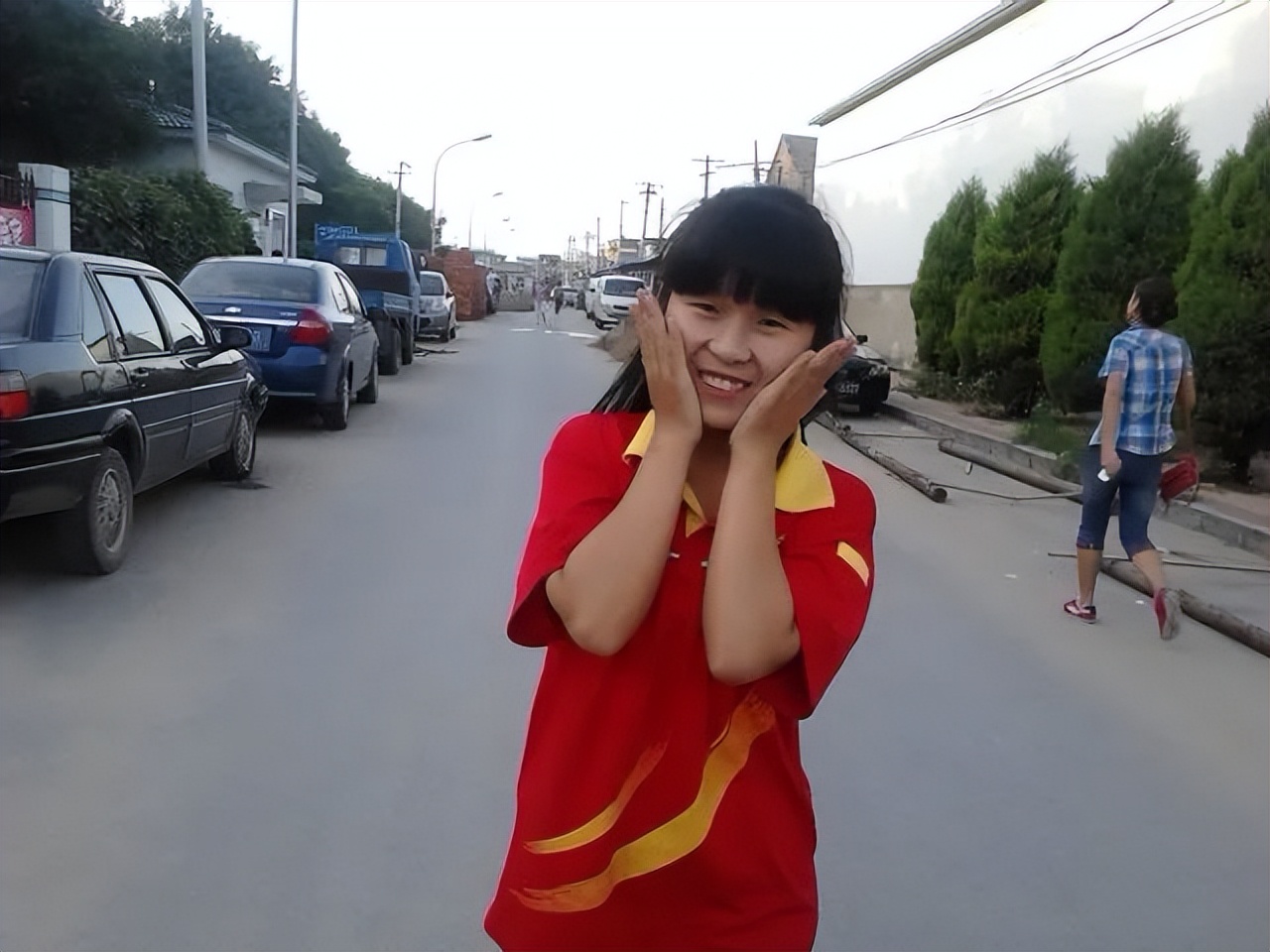 女生初中辍学打工到香港读博,从小辍学后去香港读博