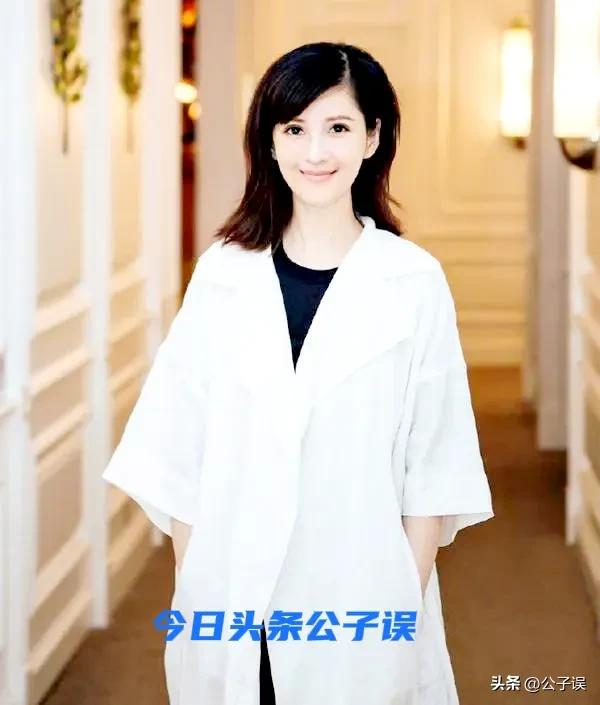 一张和冯小刚的“夜宿门”照片，彻底撕下了沈星的遮羞布