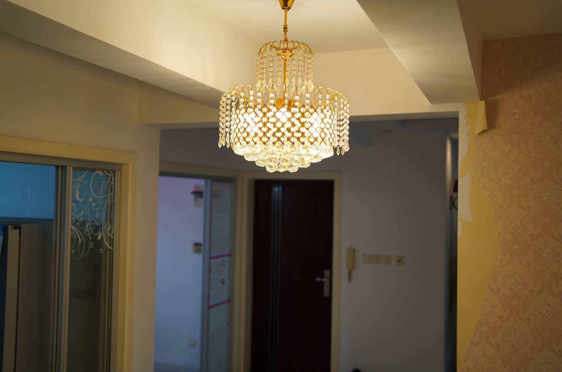 小户型也没有必要做全屋智能灯光,二手房客厅灯光改造