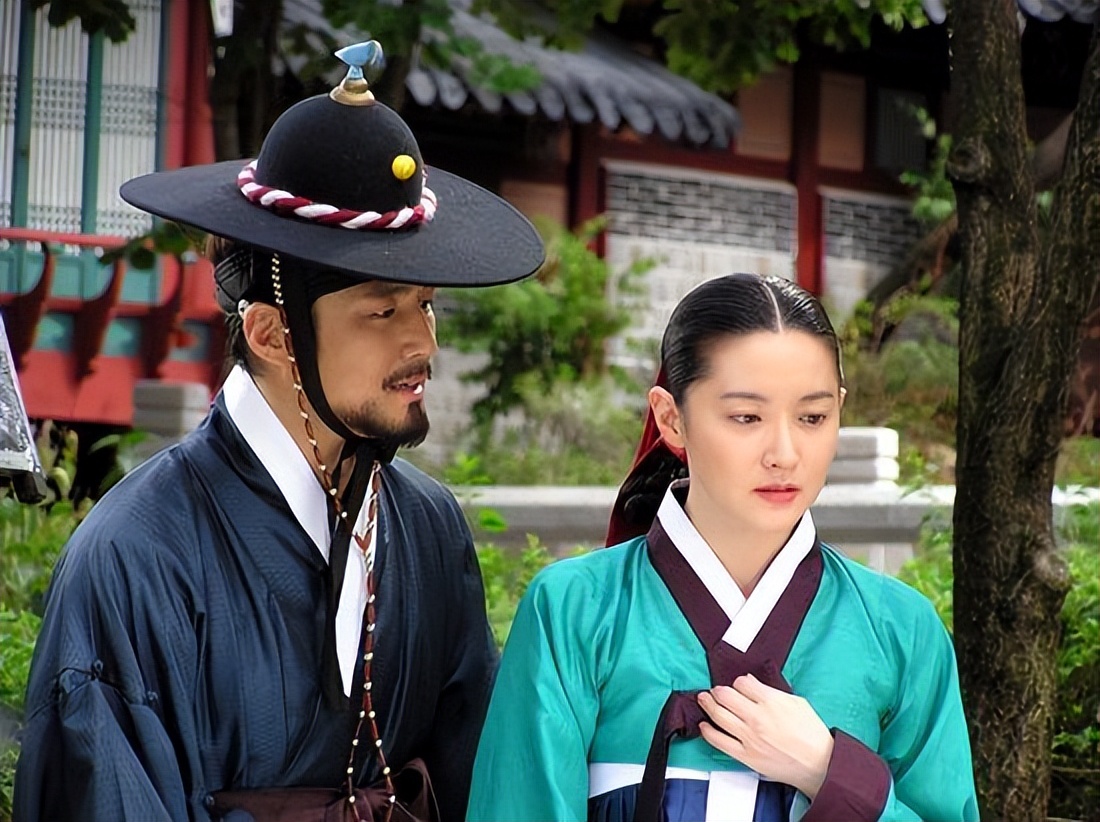 韩国人为啥姓李和金的多,韩国人身份证上为什么有中文名