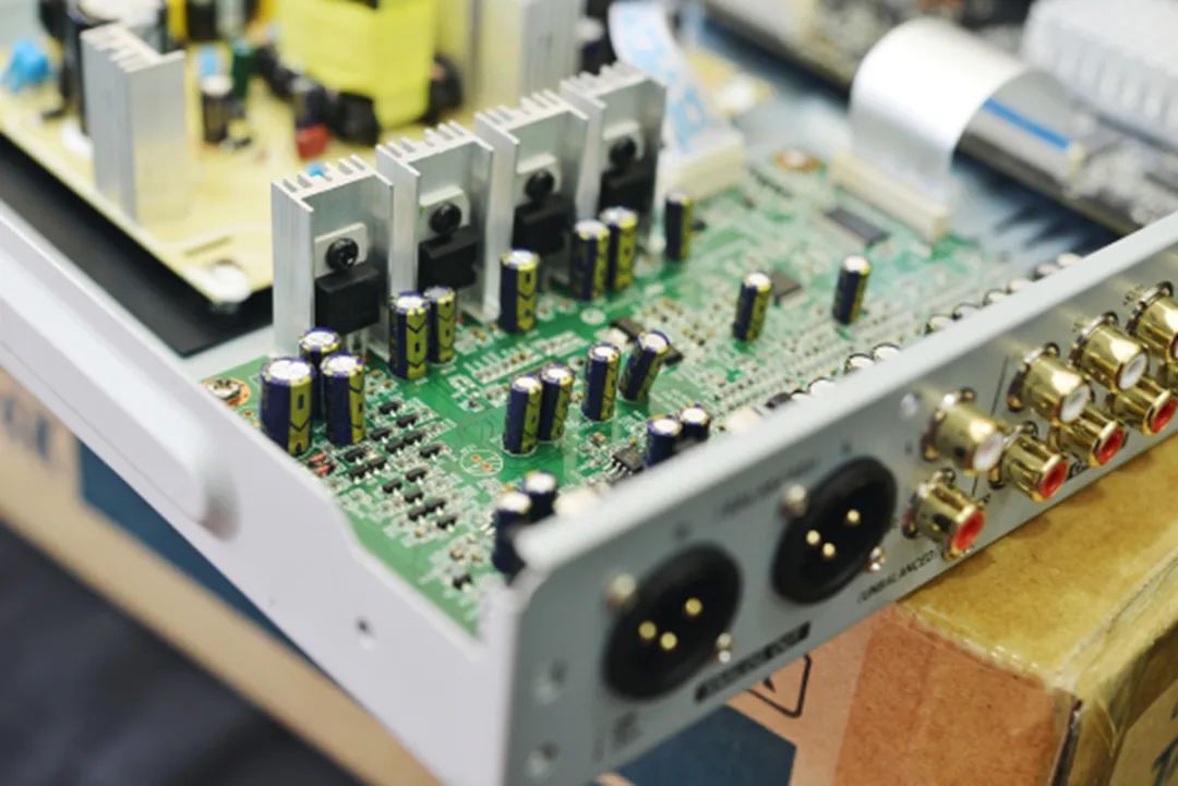 一定让你心动！开箱专业发烧的TASCAM新款BD-MP4K4K蓝光*放播**机