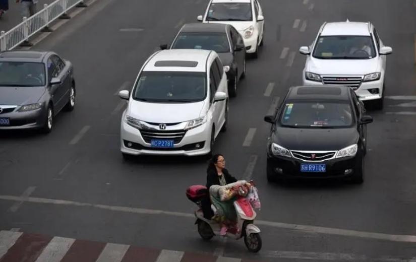 交通肇事对14周岁逃逸者怎样处罚,交通肇事逃逸如何定罪不构成犯罪