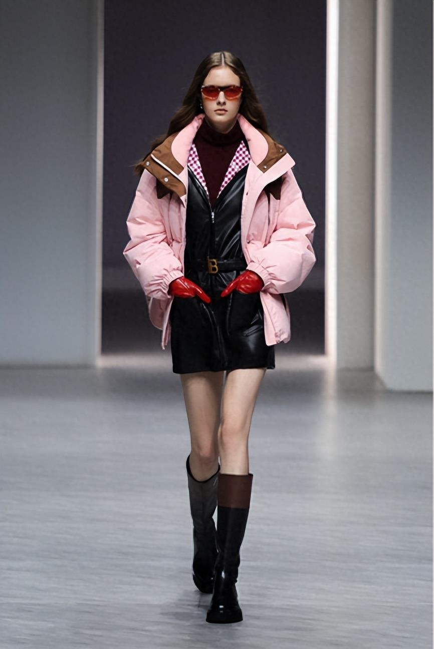 太平鸟绒入新境冬季大秀,太平鸟德绒保暖内衣儿童