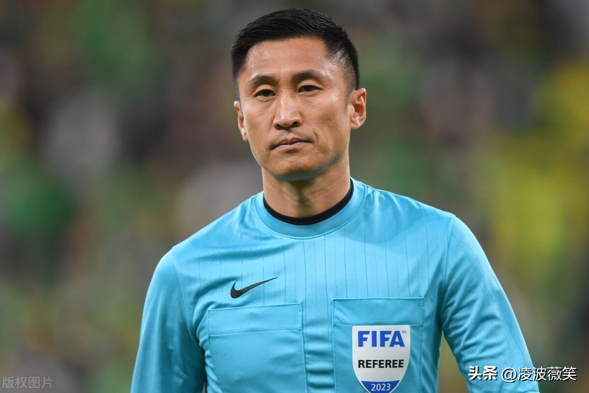 2022马宁主裁哪场比赛,马宁主裁吹哨瞬间