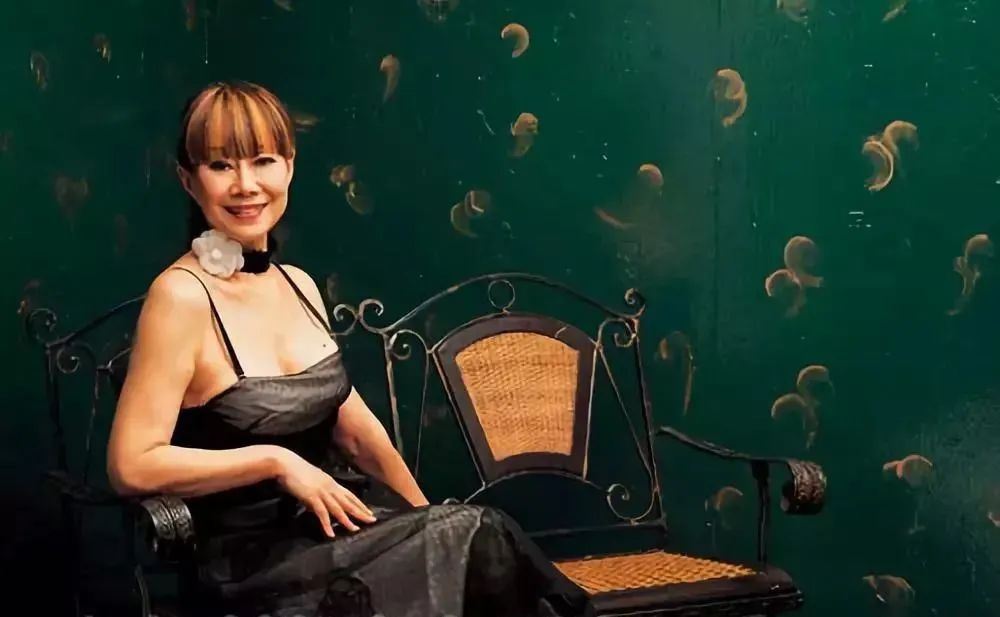 蓝琼缨因为什么去世,赌王二太蓝琼缨传奇的一生