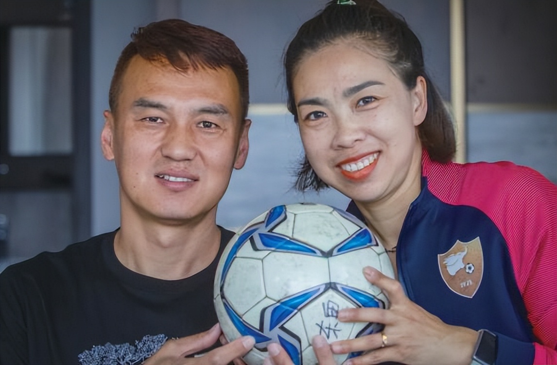 因足球相恋的国外电影,因足球而产生的爱情