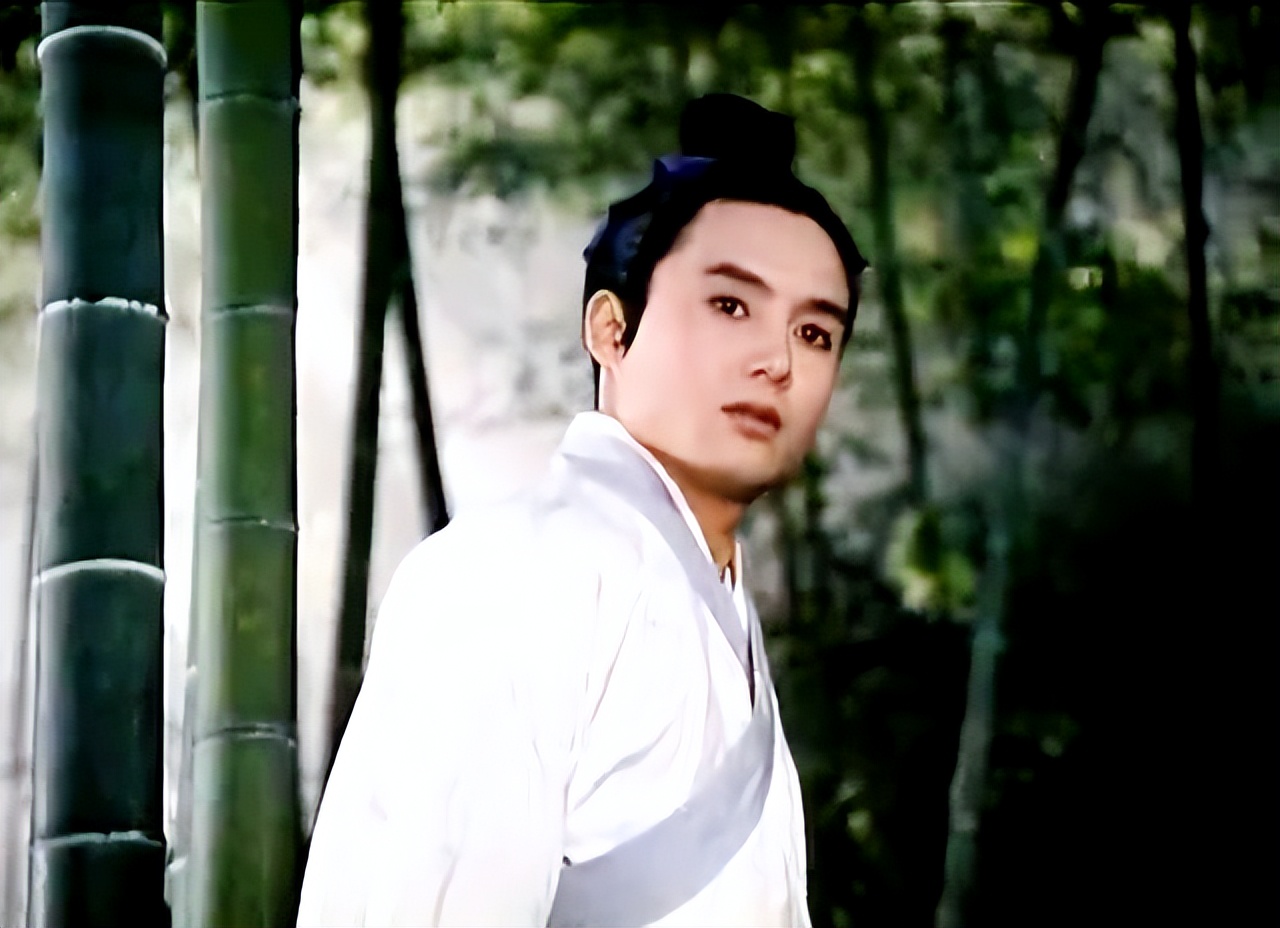 老戏骨们刚出道时多好看?唐国强英气逼人洪剑涛不演贾宝玉可惜了