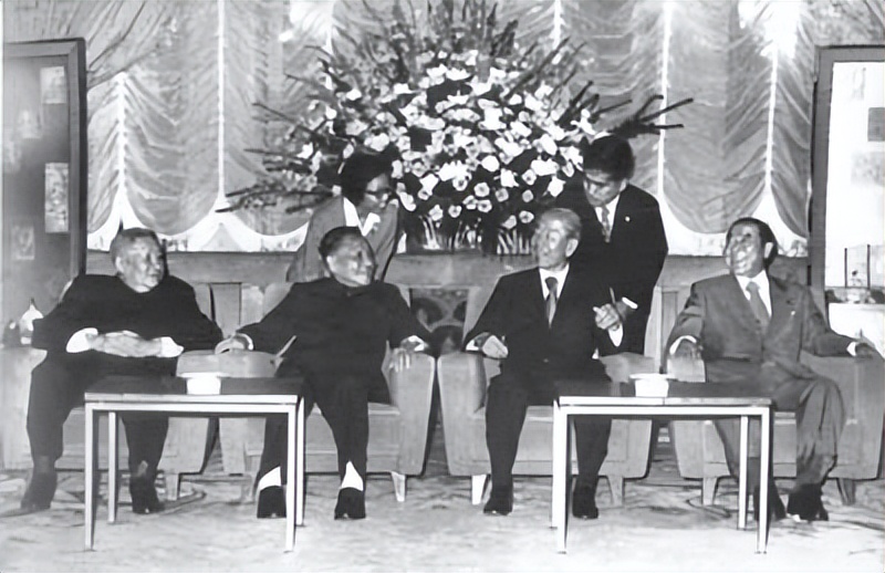 1978年日本外相同邓公谈*鱼岛钓**问题：谈完他悠哉悠哉，我全身瘫软