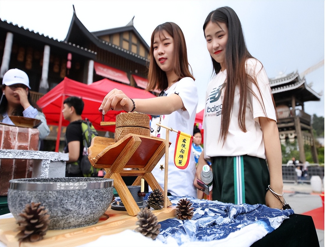 端午假期游彭家寨,丹寨万达小镇暑假旅游