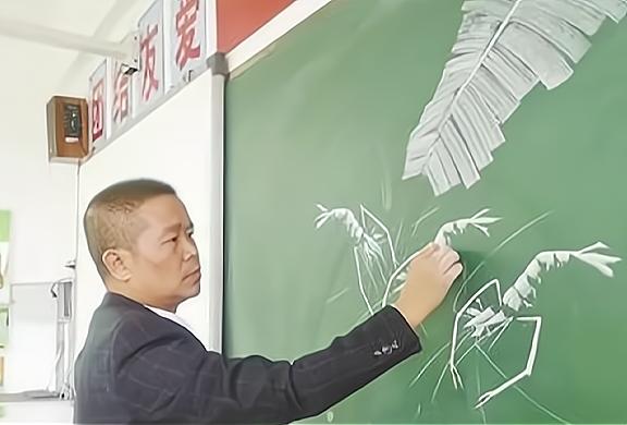 福建一老师粉笔画经典作品图片,福建中学老师粉笔画