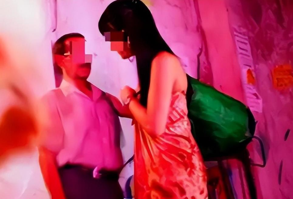 父亲被杀儿子复仇灭掉黑帮,父亲被恶霸砍死男子报仇灭门